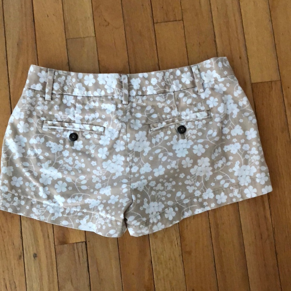 patterned shorts - Picture 2 of 2